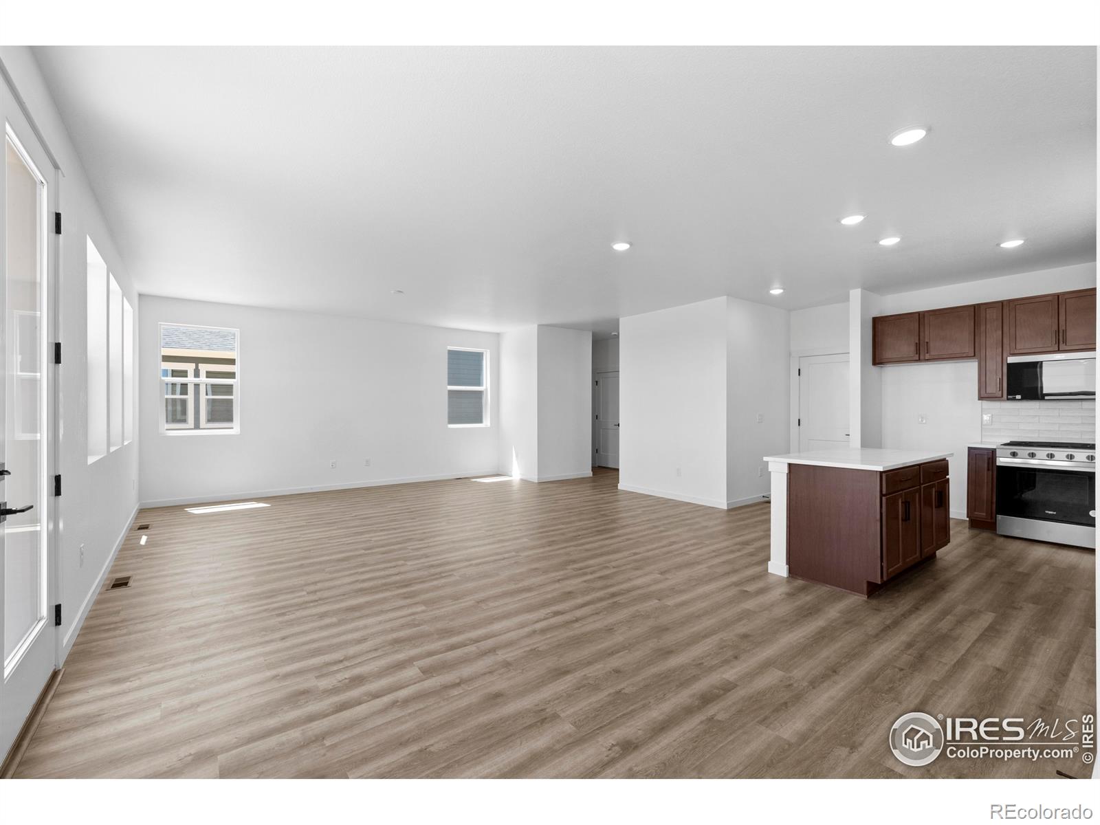 MLS Image #15 for 737  muturu road,johnstown, Colorado
