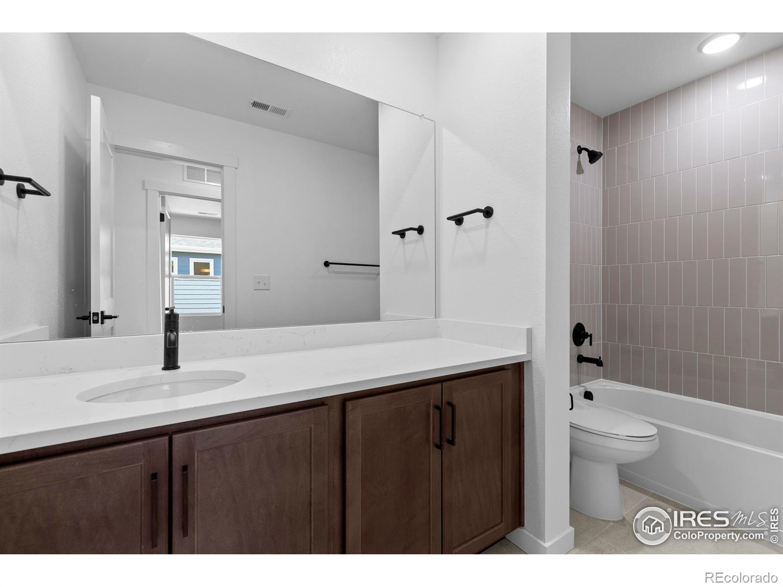 MLS Image #22 for 737  muturu road,johnstown, Colorado