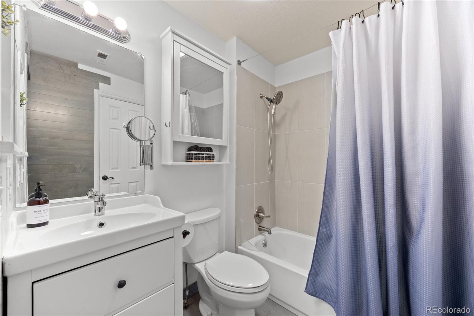 MLS Image #14 for 13824 e lehigh avenue,aurora, Colorado