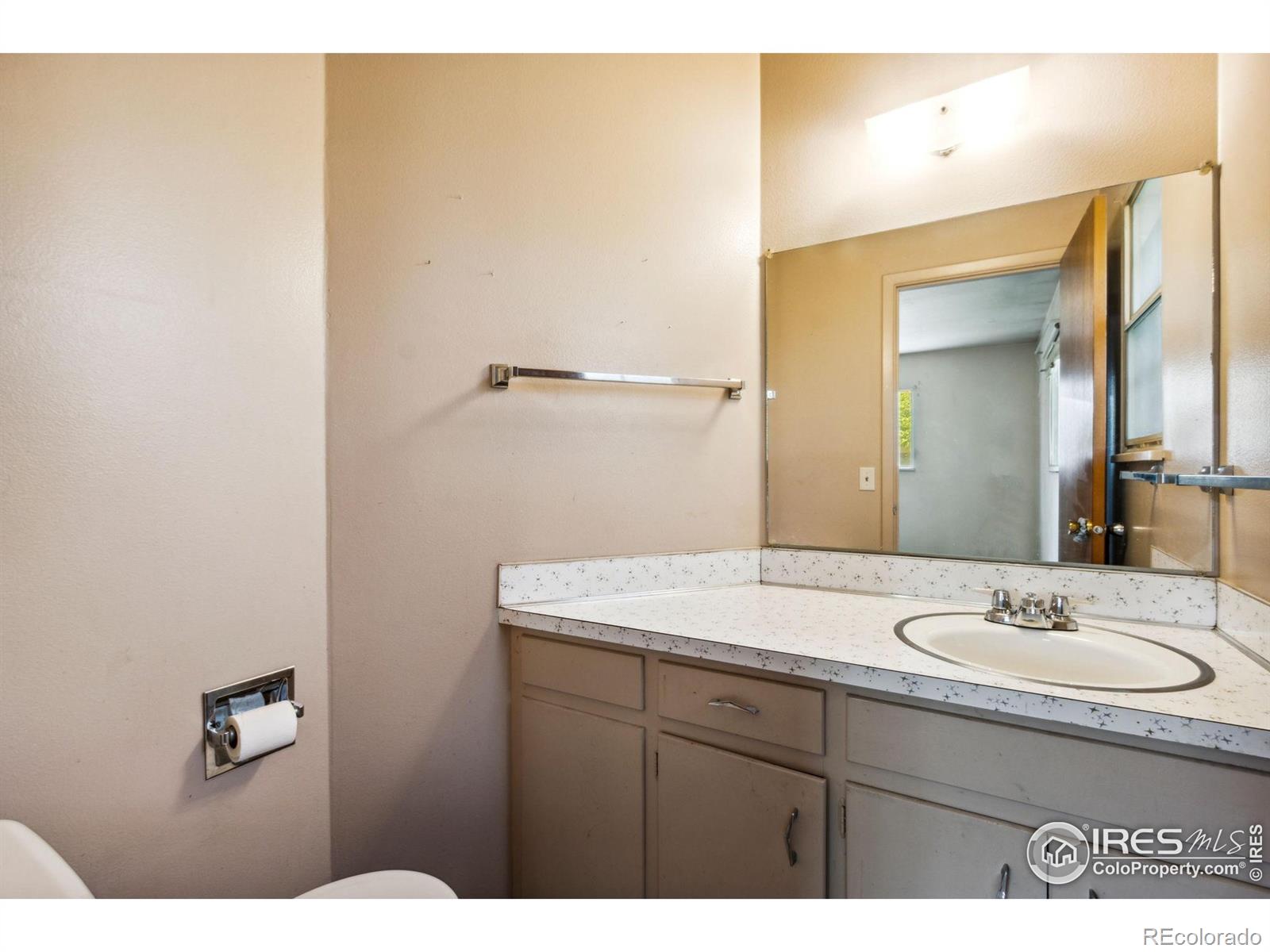 MLS Image #10 for 928 w lake street,fort collins, Colorado