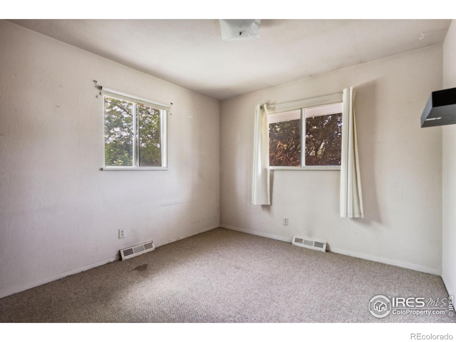 MLS Image #11 for 928 w lake street,fort collins, Colorado