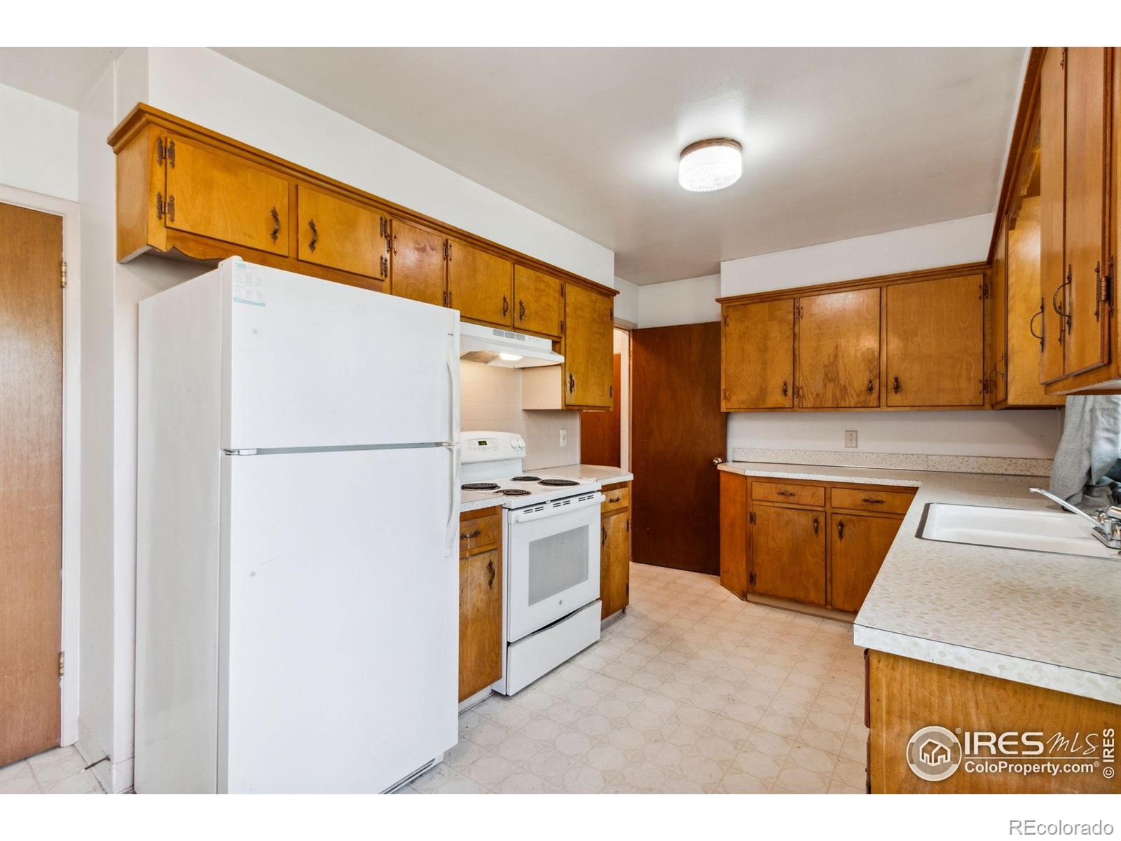 MLS Image #6 for 928 w lake street,fort collins, Colorado