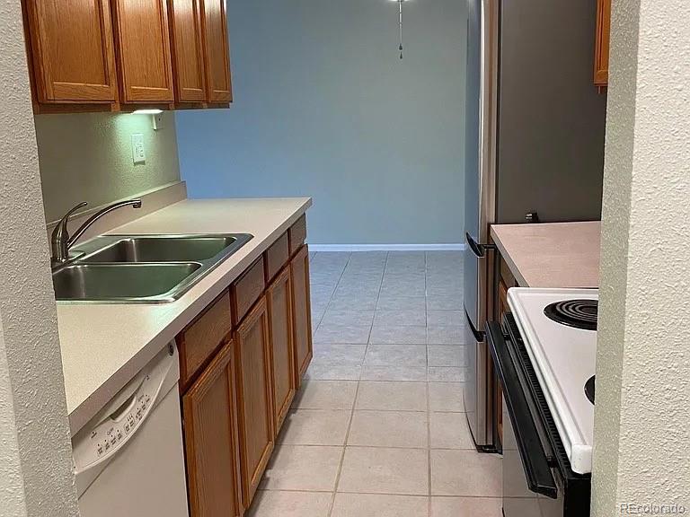 MLS Image #3 for 100 e highline circle,centennial, Colorado