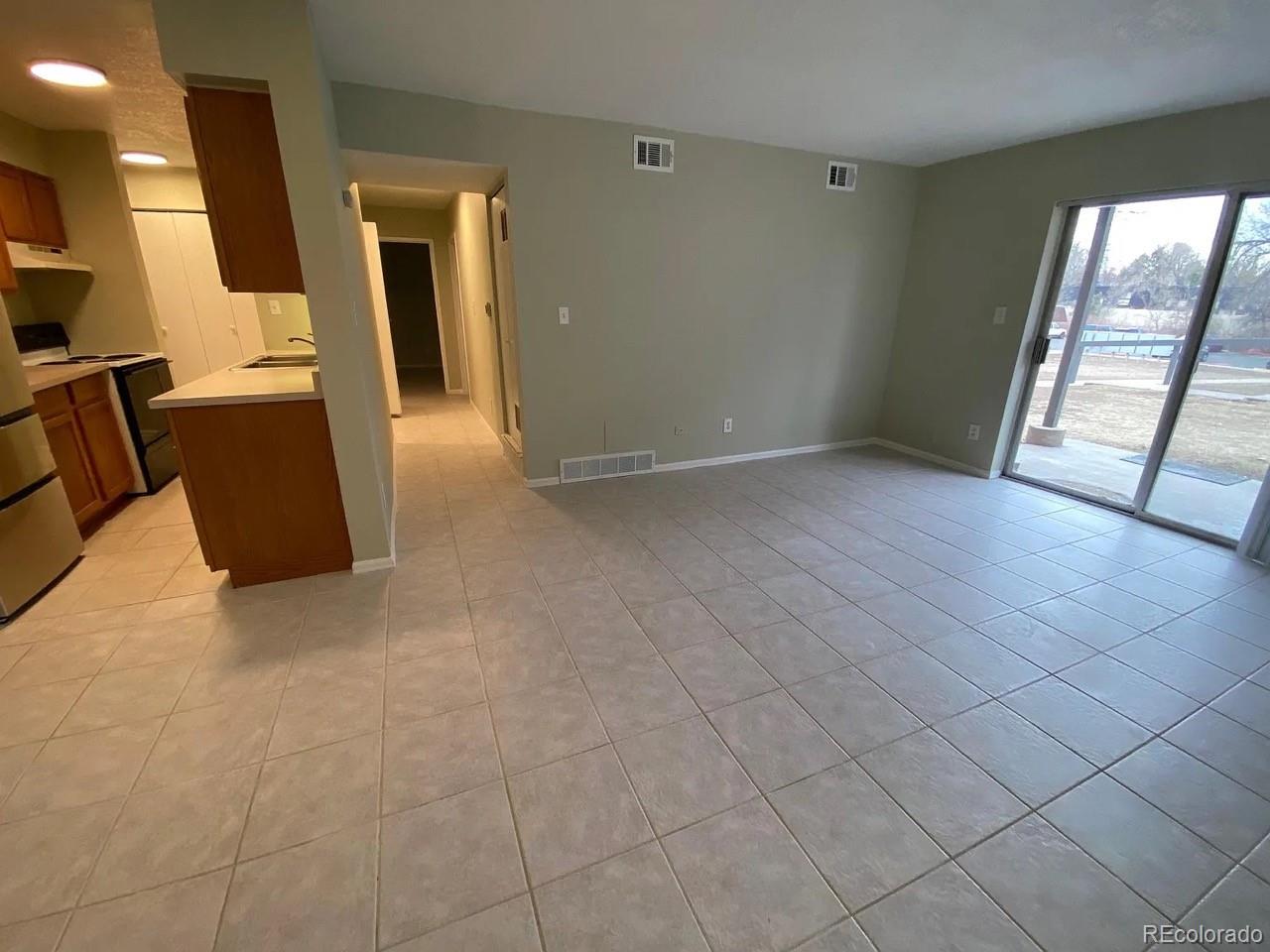 MLS Image #5 for 100 e highline circle,centennial, Colorado