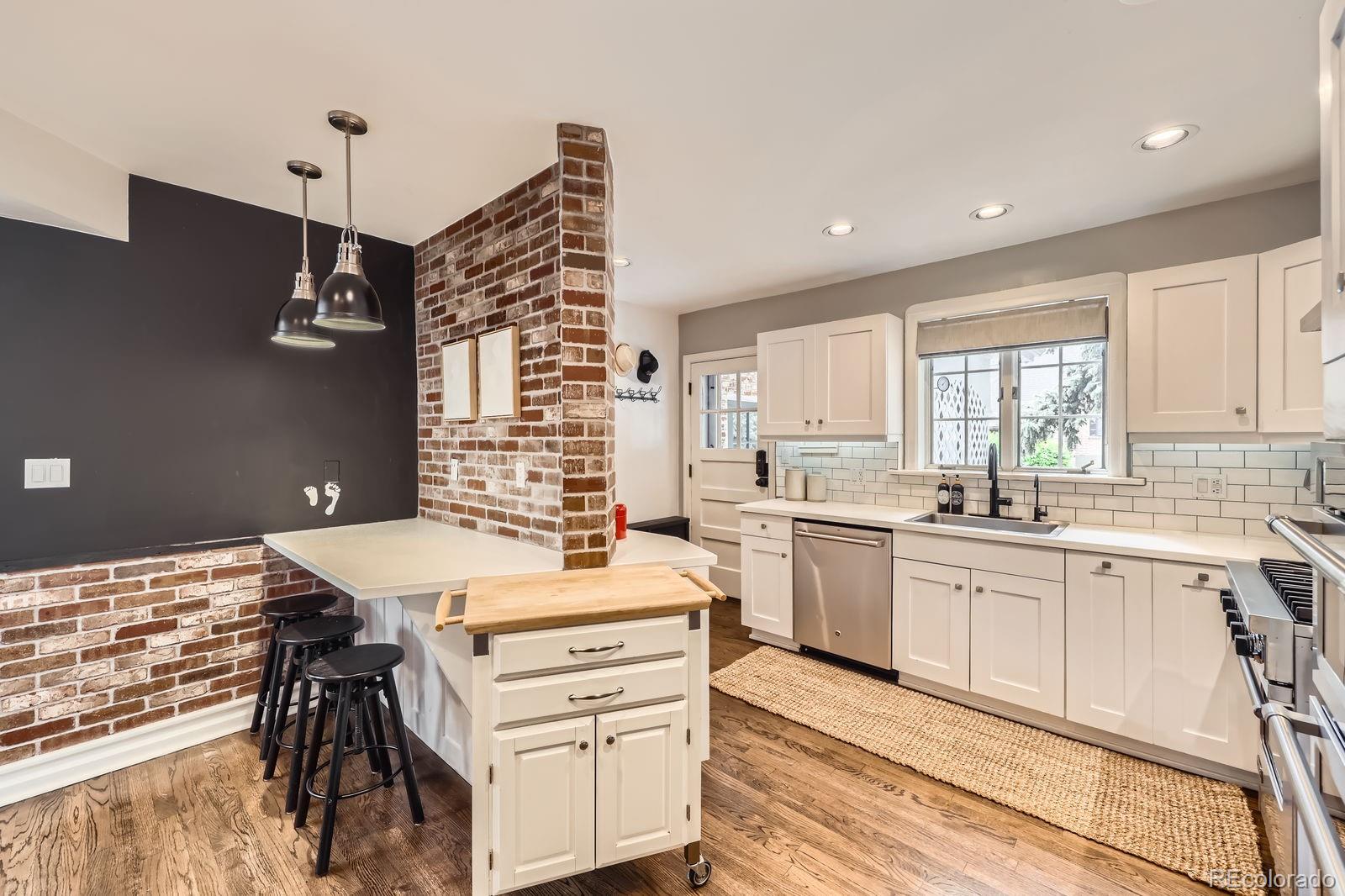 MLS Image #18 for 1000 n monaco parkway,denver, Colorado