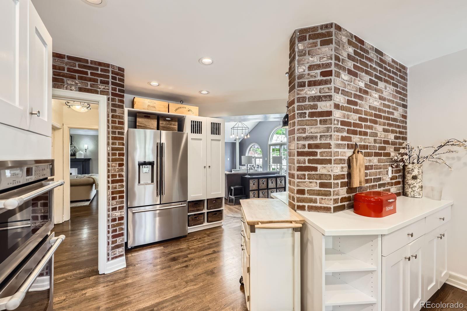 MLS Image #19 for 1000 n monaco parkway,denver, Colorado