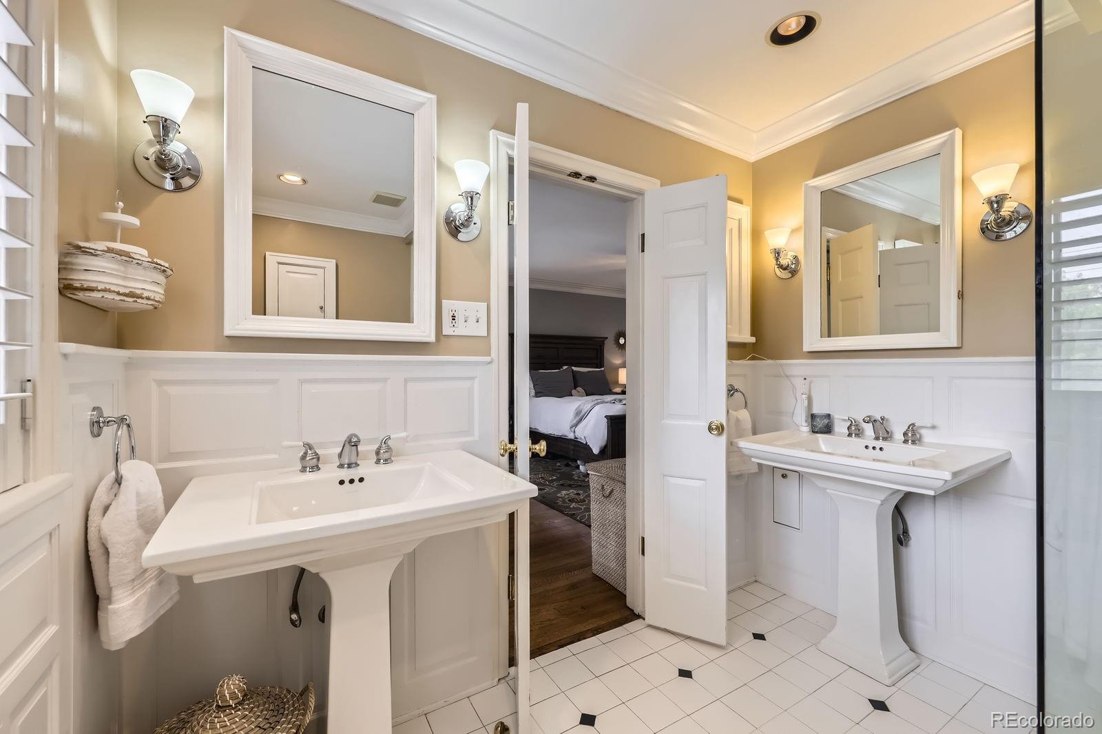 MLS Image #27 for 1000 n monaco parkway,denver, Colorado