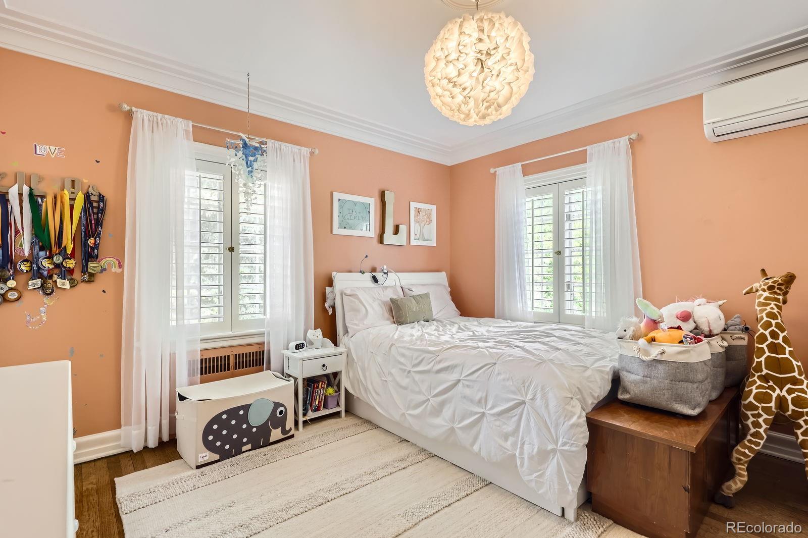 MLS Image #29 for 1000 n monaco parkway,denver, Colorado