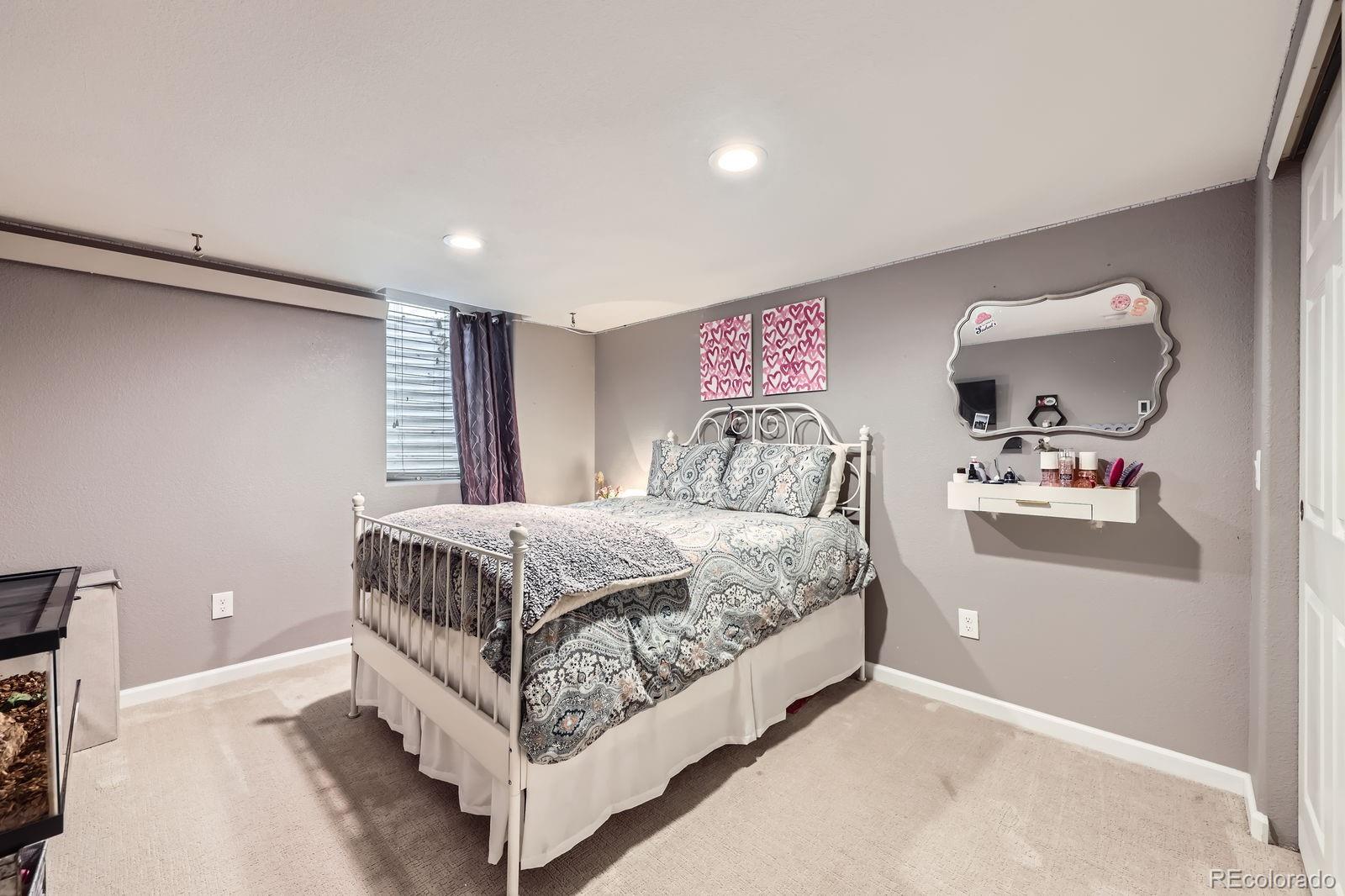 MLS Image #33 for 1000 n monaco parkway,denver, Colorado