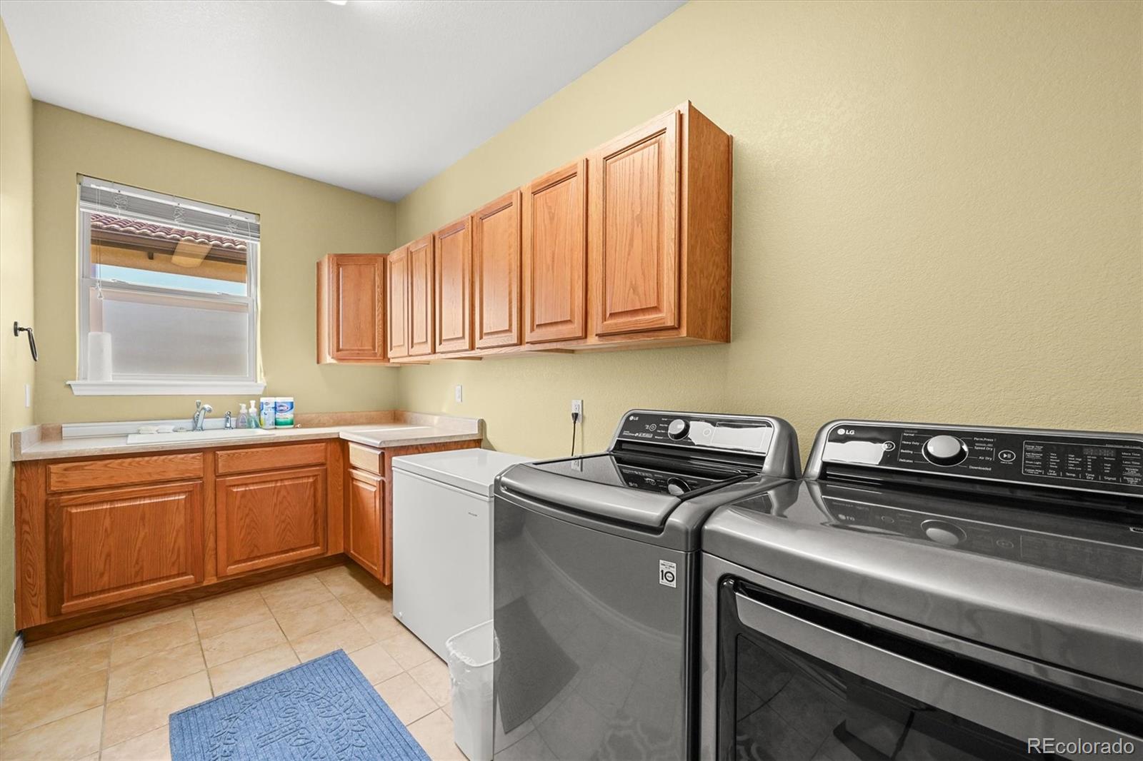 MLS Image #33 for 2373 s joyce street,denver, Colorado
