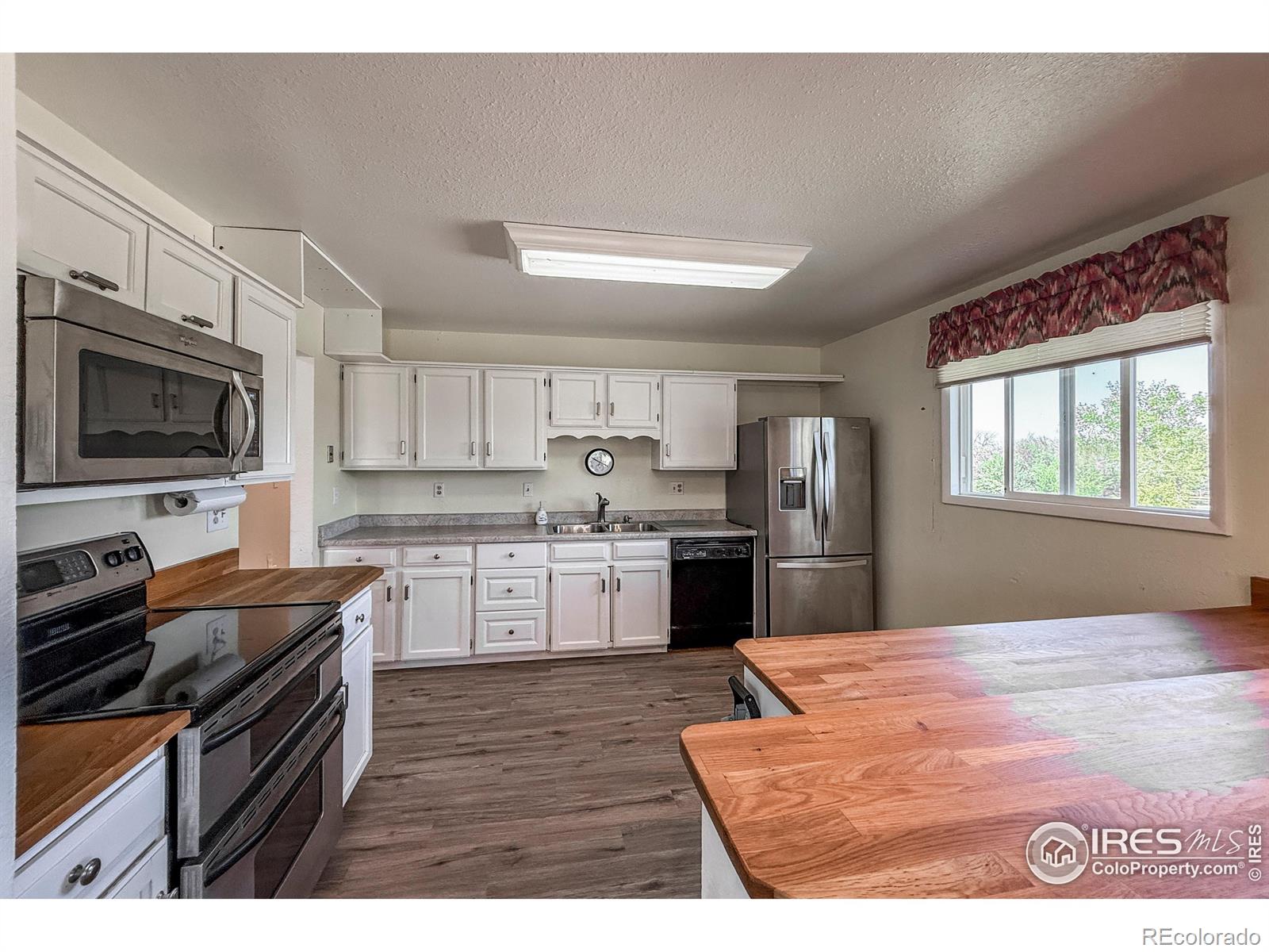 MLS Image #10 for 1241  river glen way,berthoud, Colorado