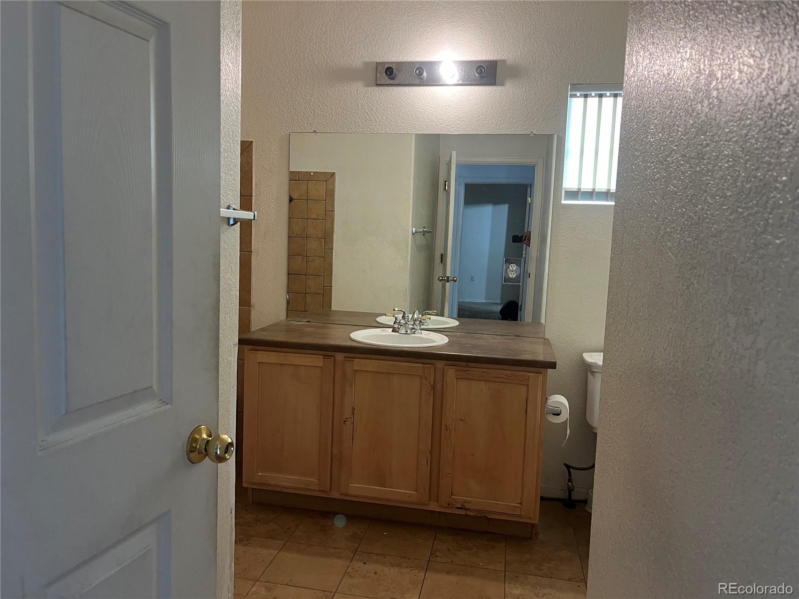 MLS Image #12 for 14400  albrook drive,denver, Colorado