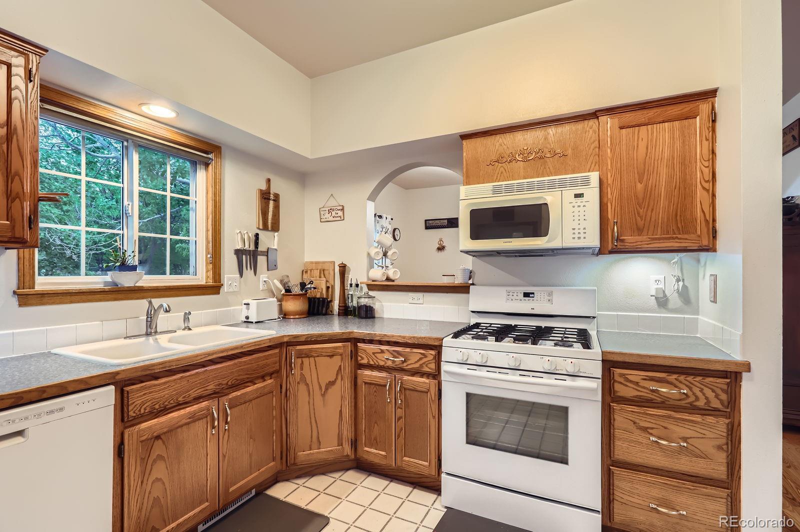 MLS Image #10 for 218 e colorado avenue,berthoud, Colorado