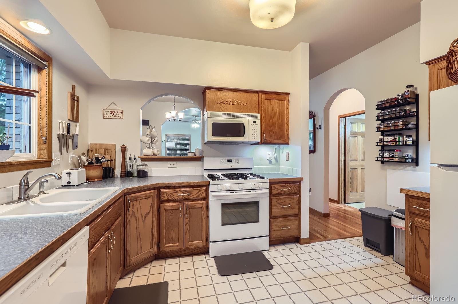 MLS Image #11 for 218 e colorado avenue,berthoud, Colorado