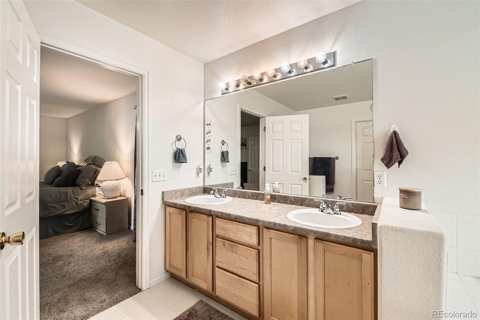 MLS Image #16 for 20000  mitchell place,denver, Colorado