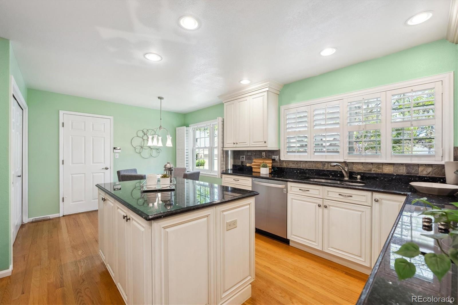 MLS Image #12 for 7190 s poplar court,centennial, Colorado