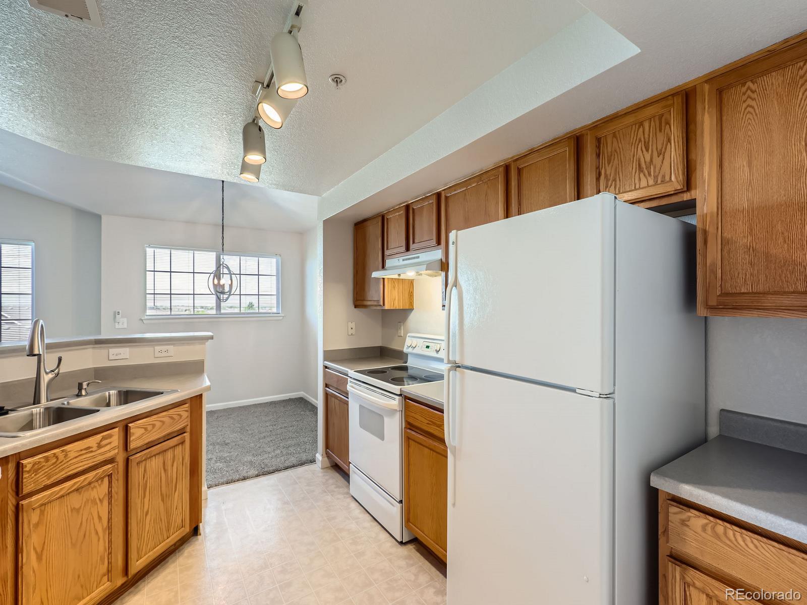 MLS Image #5 for 5705 n genoa way,aurora, Colorado