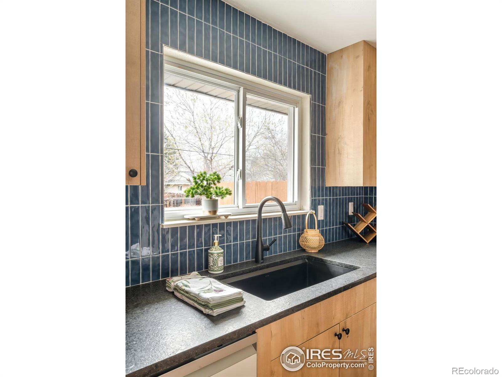 MLS Image #10 for 815 s jersey street,denver, Colorado