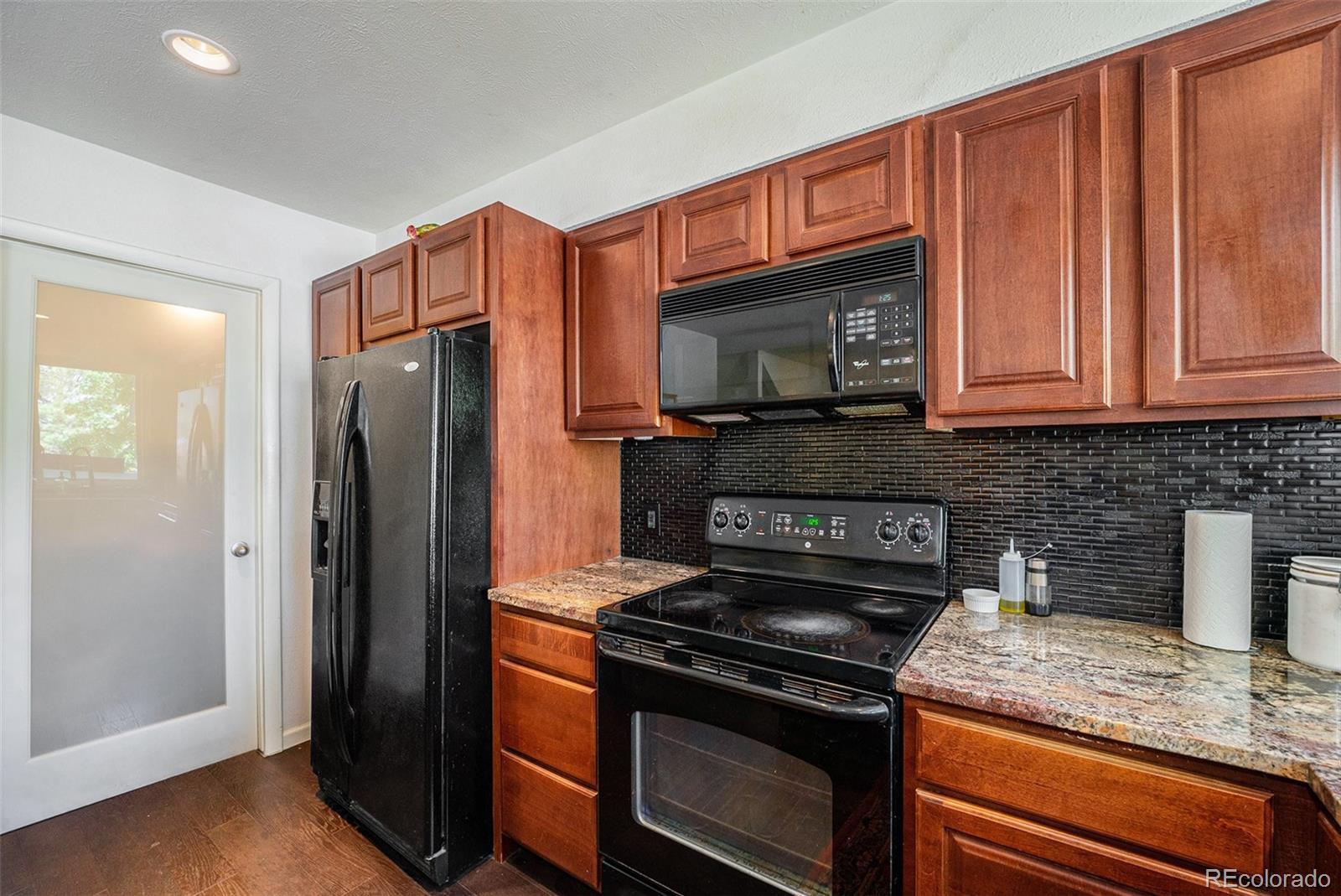 MLS Image #11 for 1050 s monaco parkway,denver, Colorado