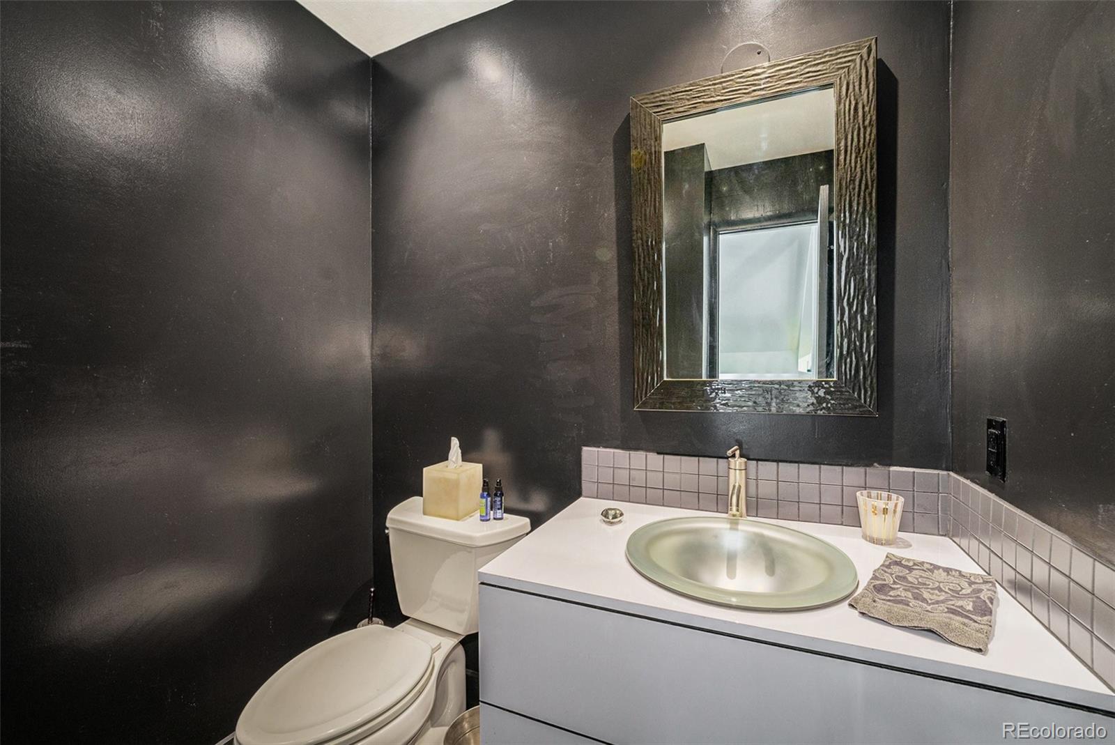 MLS Image #13 for 1050 s monaco parkway,denver, Colorado