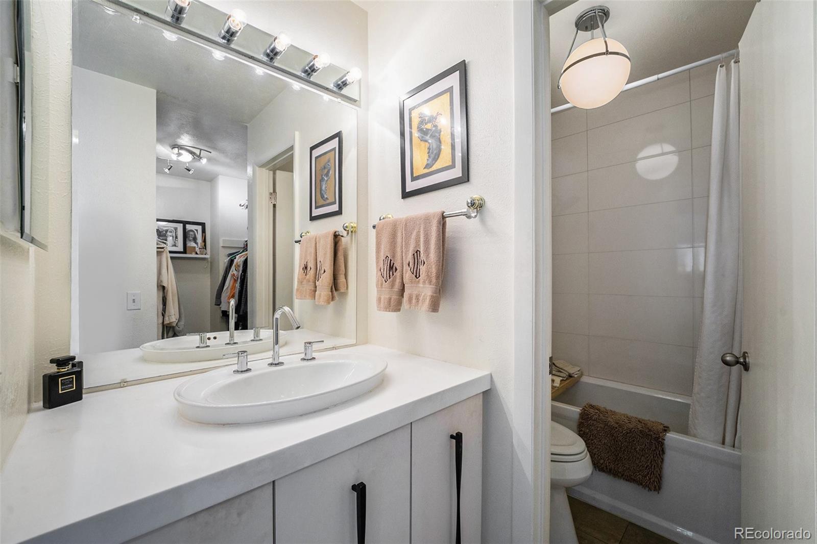 MLS Image #15 for 1050 s monaco parkway,denver, Colorado