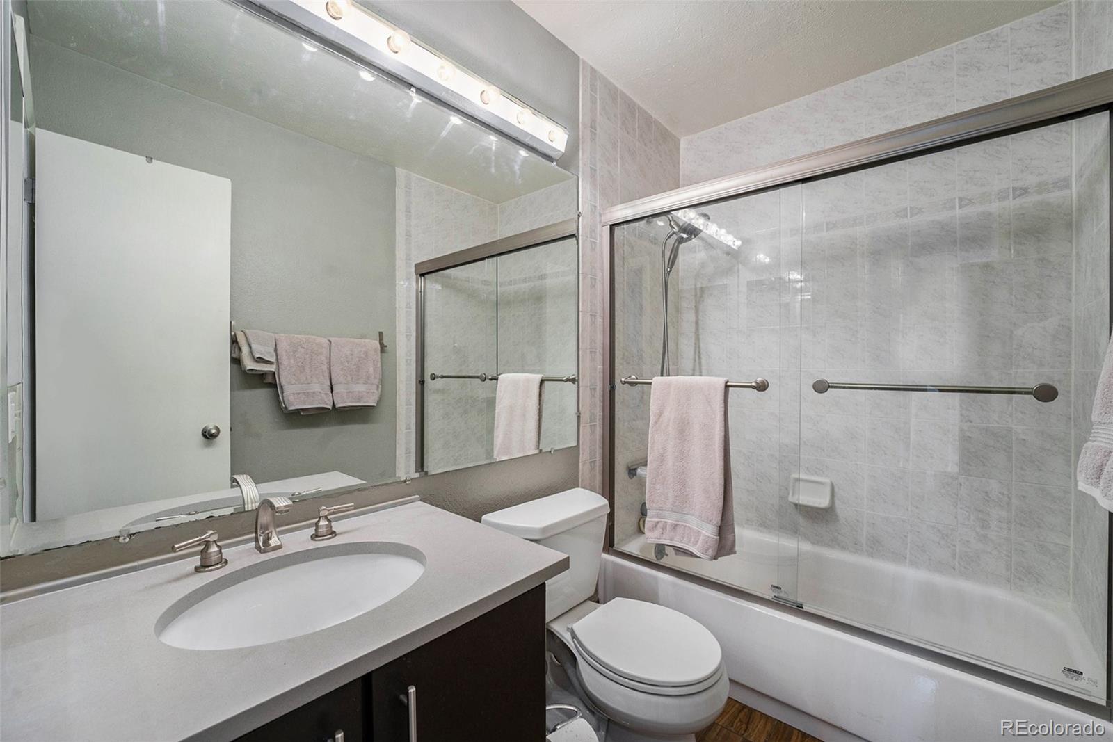 MLS Image #19 for 1050 s monaco parkway,denver, Colorado