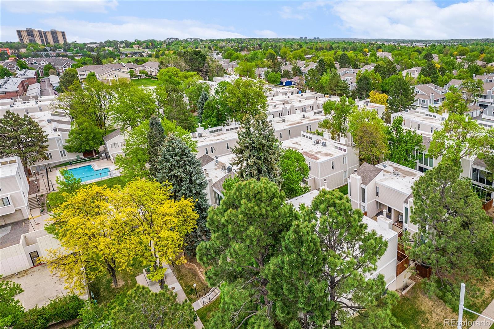 MLS Image #28 for 1050 s monaco parkway,denver, Colorado