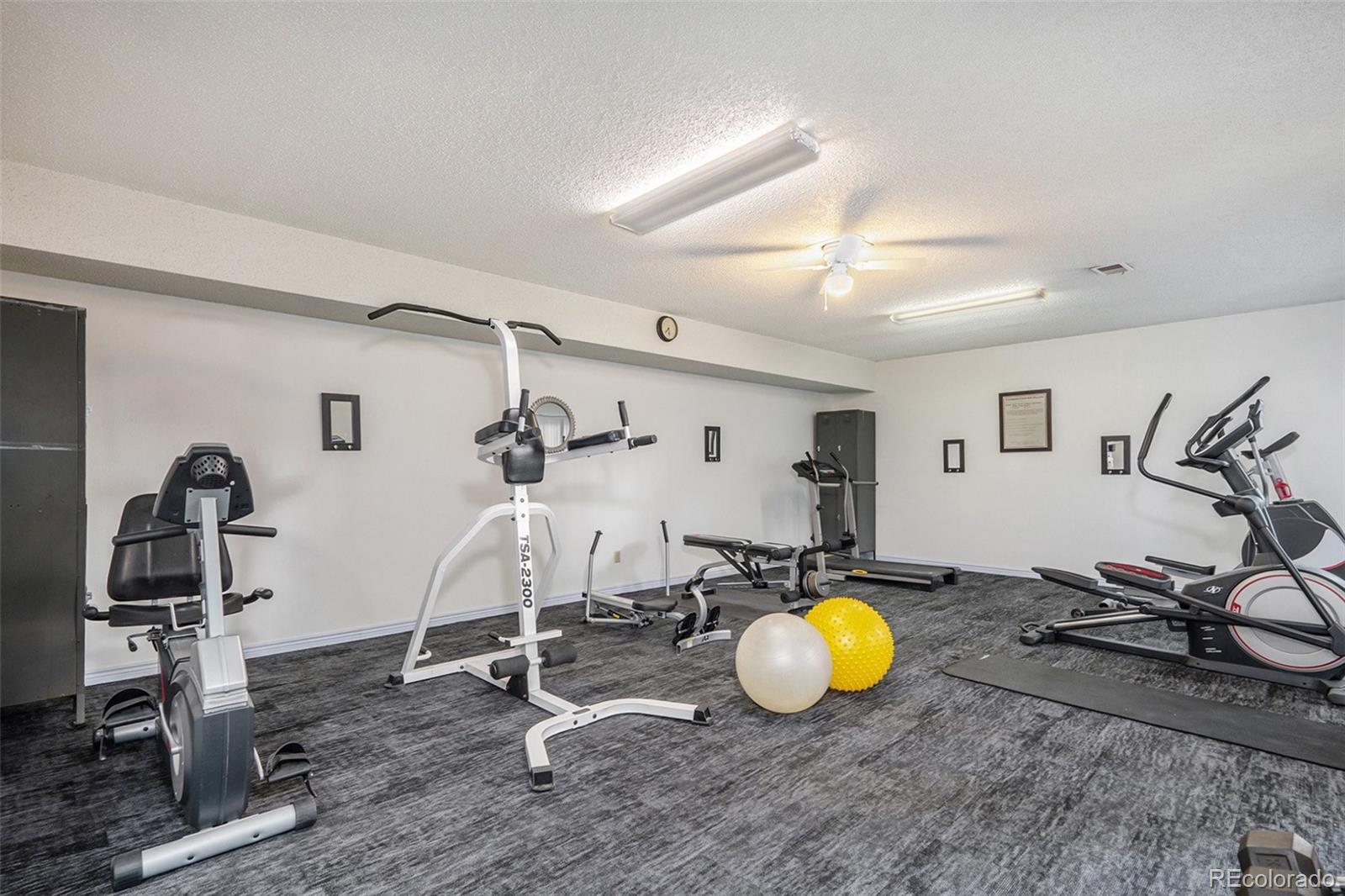 MLS Image #31 for 1050 s monaco parkway,denver, Colorado