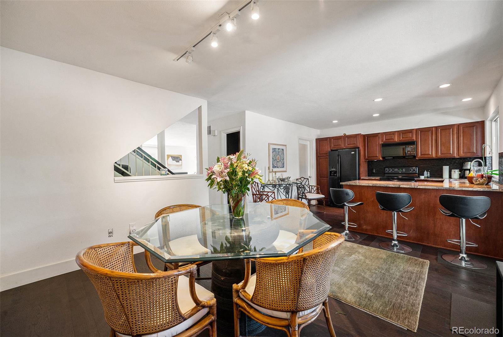 MLS Image #6 for 1050 s monaco parkway,denver, Colorado