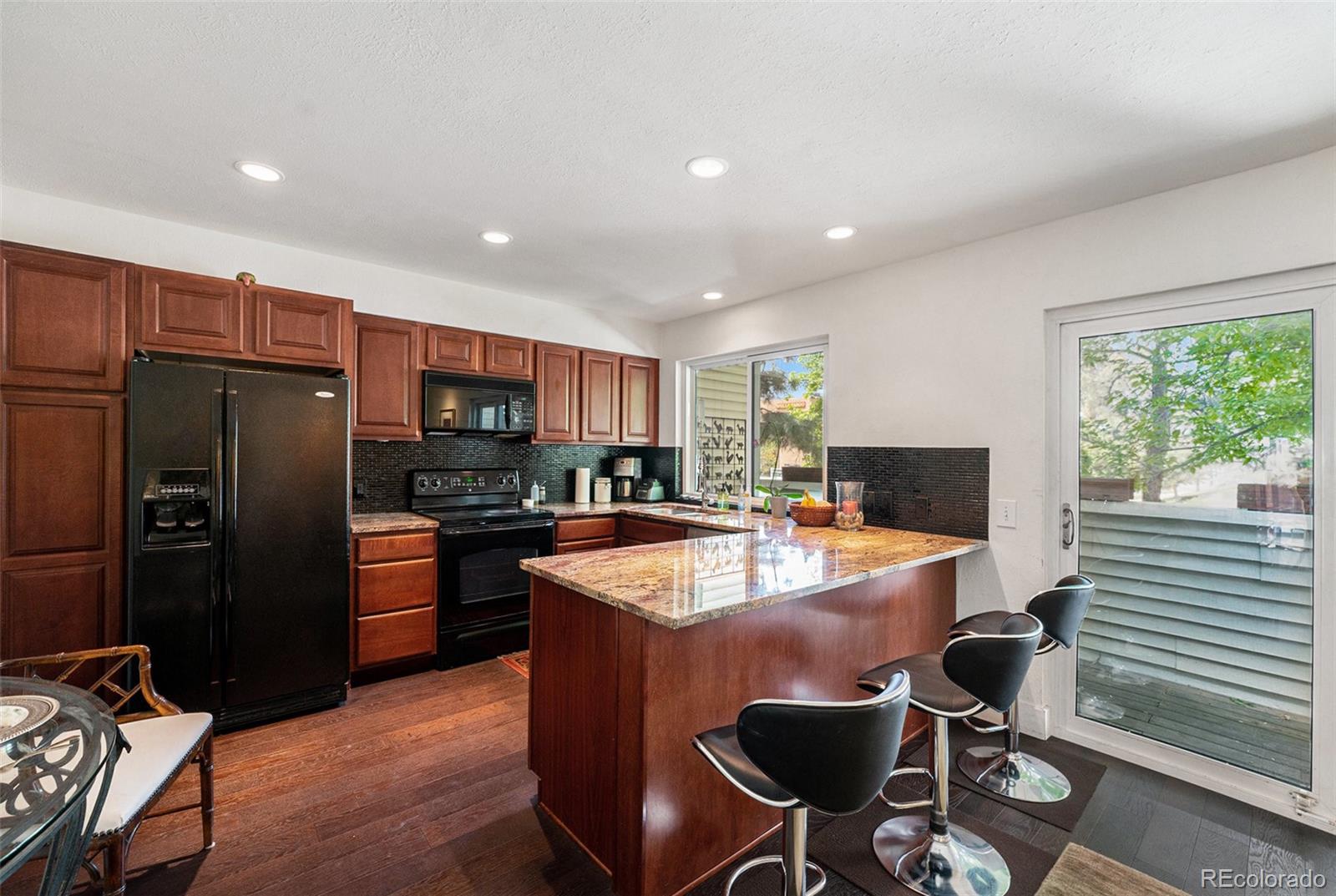MLS Image #7 for 1050 s monaco parkway,denver, Colorado