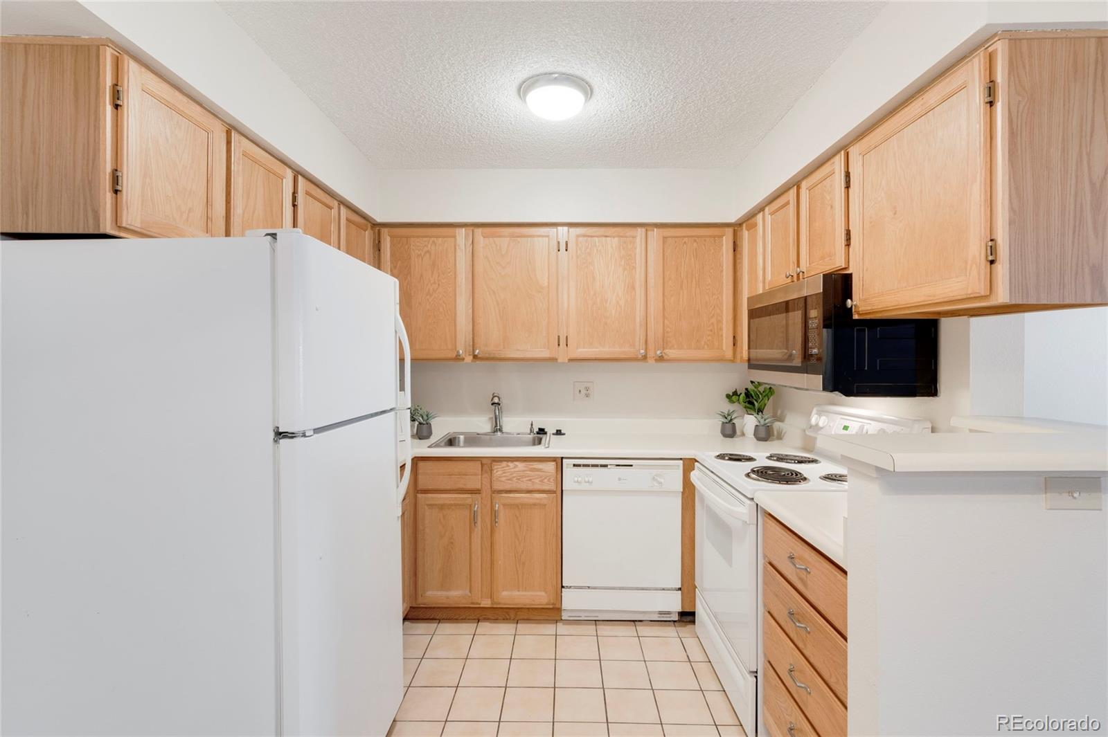 MLS Image #15 for 12053 e harvard avenue,aurora, Colorado