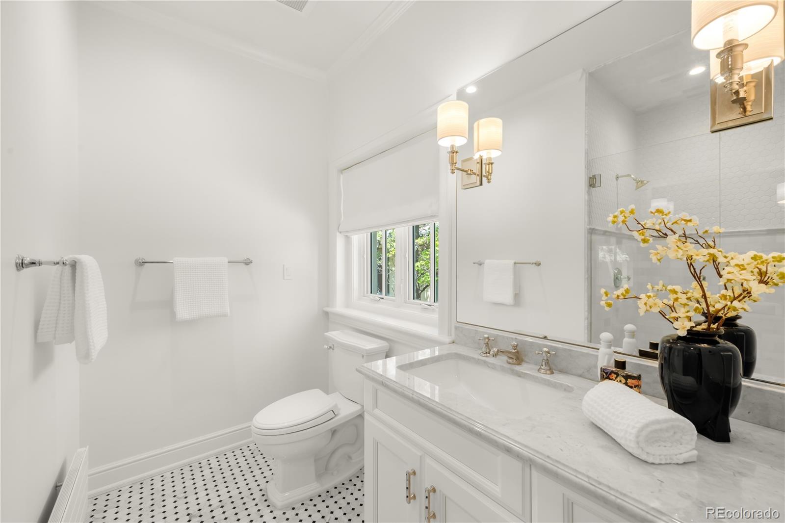 MLS Image #25 for 165 n high street,denver, Colorado