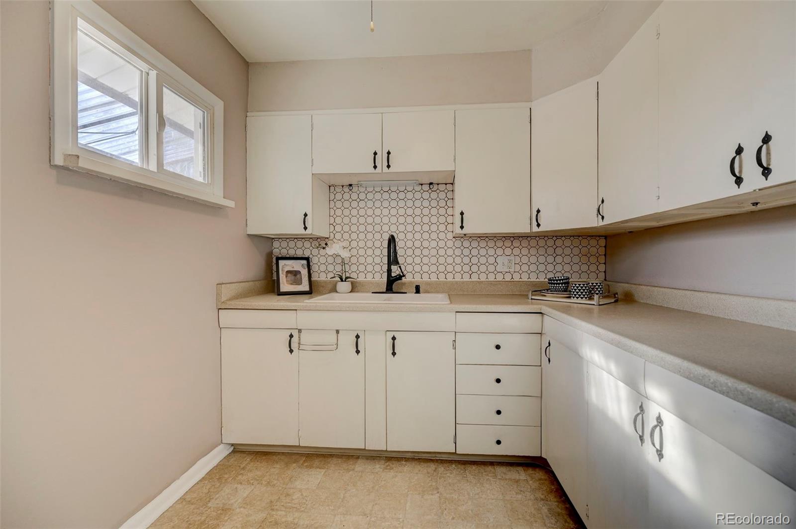 MLS Image #6 for 2601  cooper avenue,colorado springs, Colorado