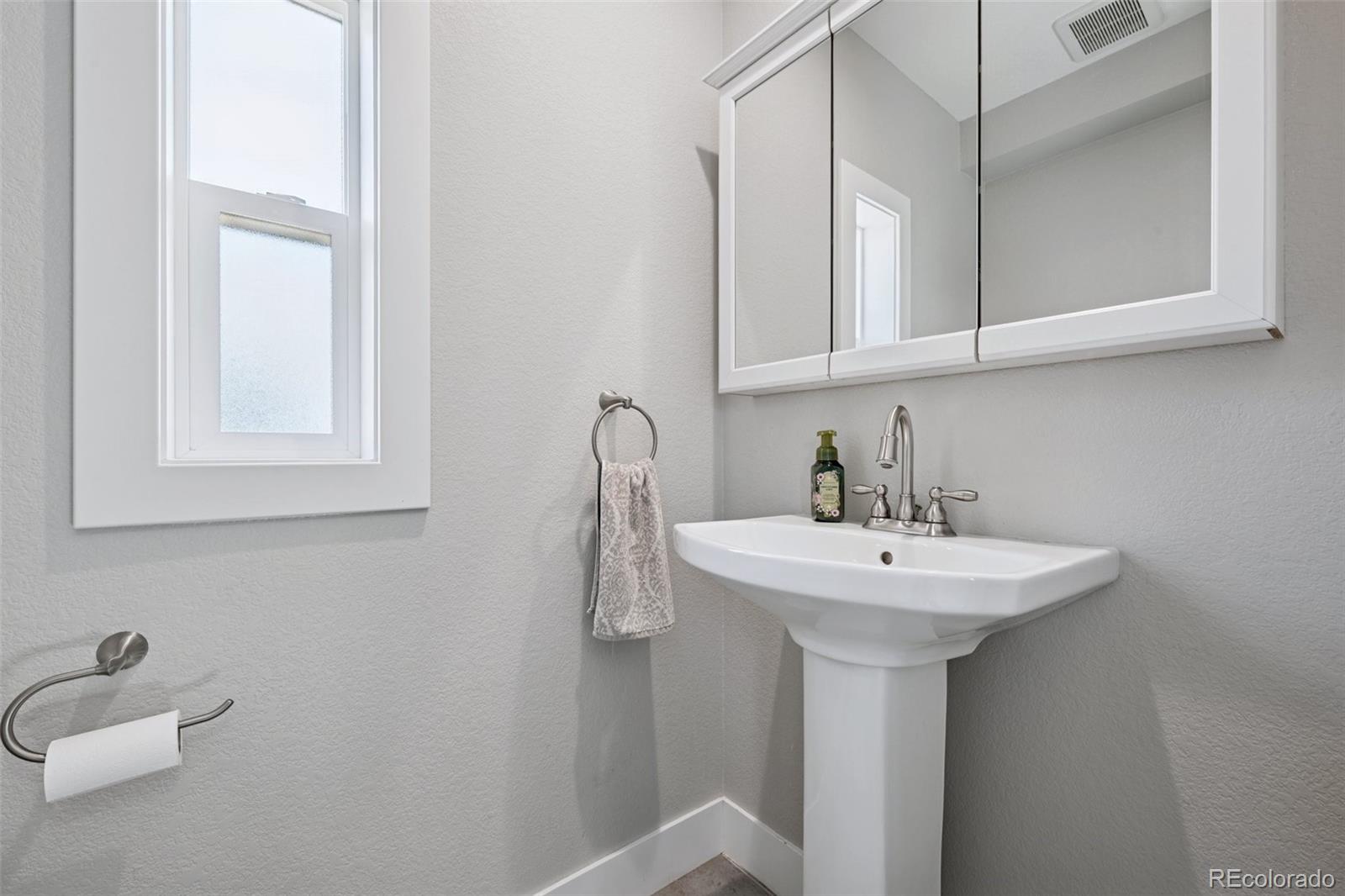 MLS Image #18 for 15528  nancy avenue,fort lupton, Colorado