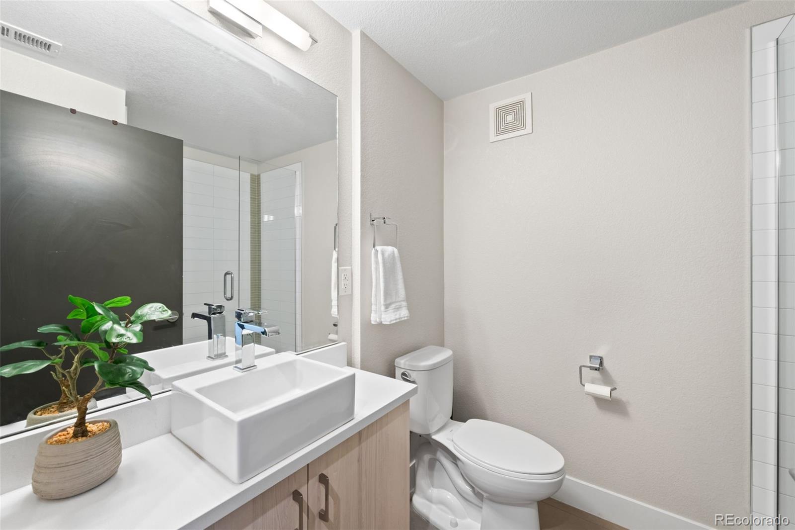 MLS Image #15 for 1836  grove street,denver, Colorado