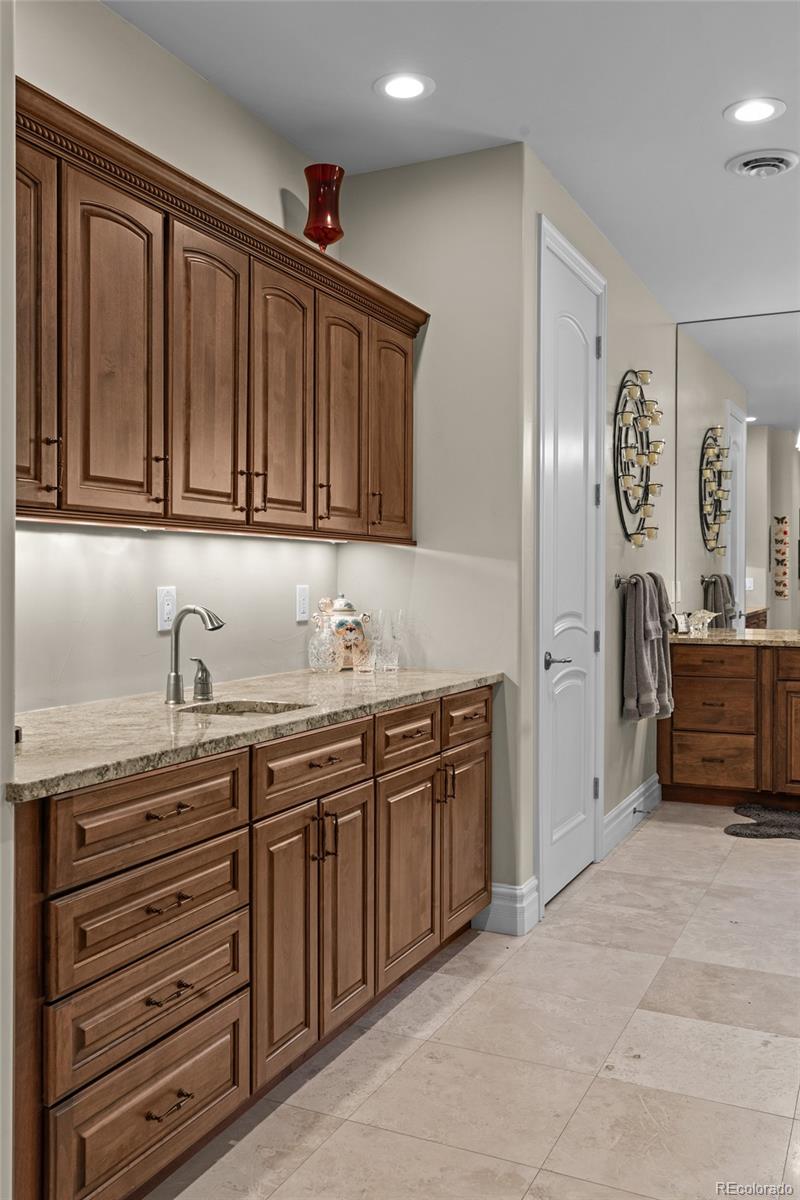 MLS Image #23 for 1160  monaco parkway,denver, Colorado