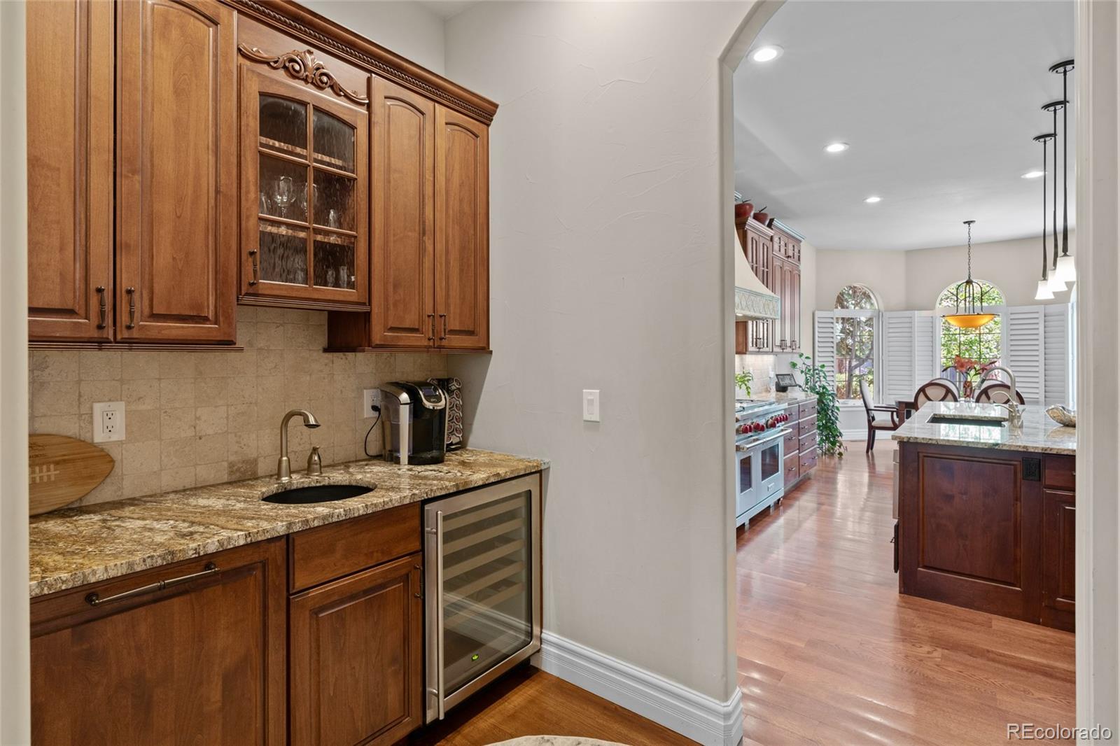 MLS Image #6 for 1160  monaco parkway,denver, Colorado