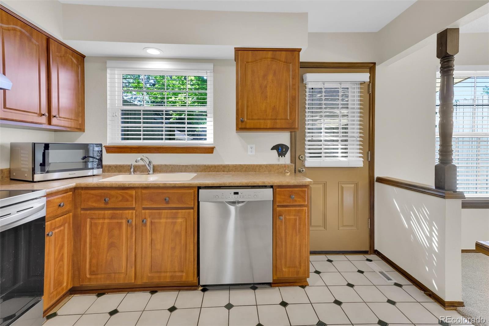 MLS Image #14 for 8871 e amherst drive,denver, Colorado
