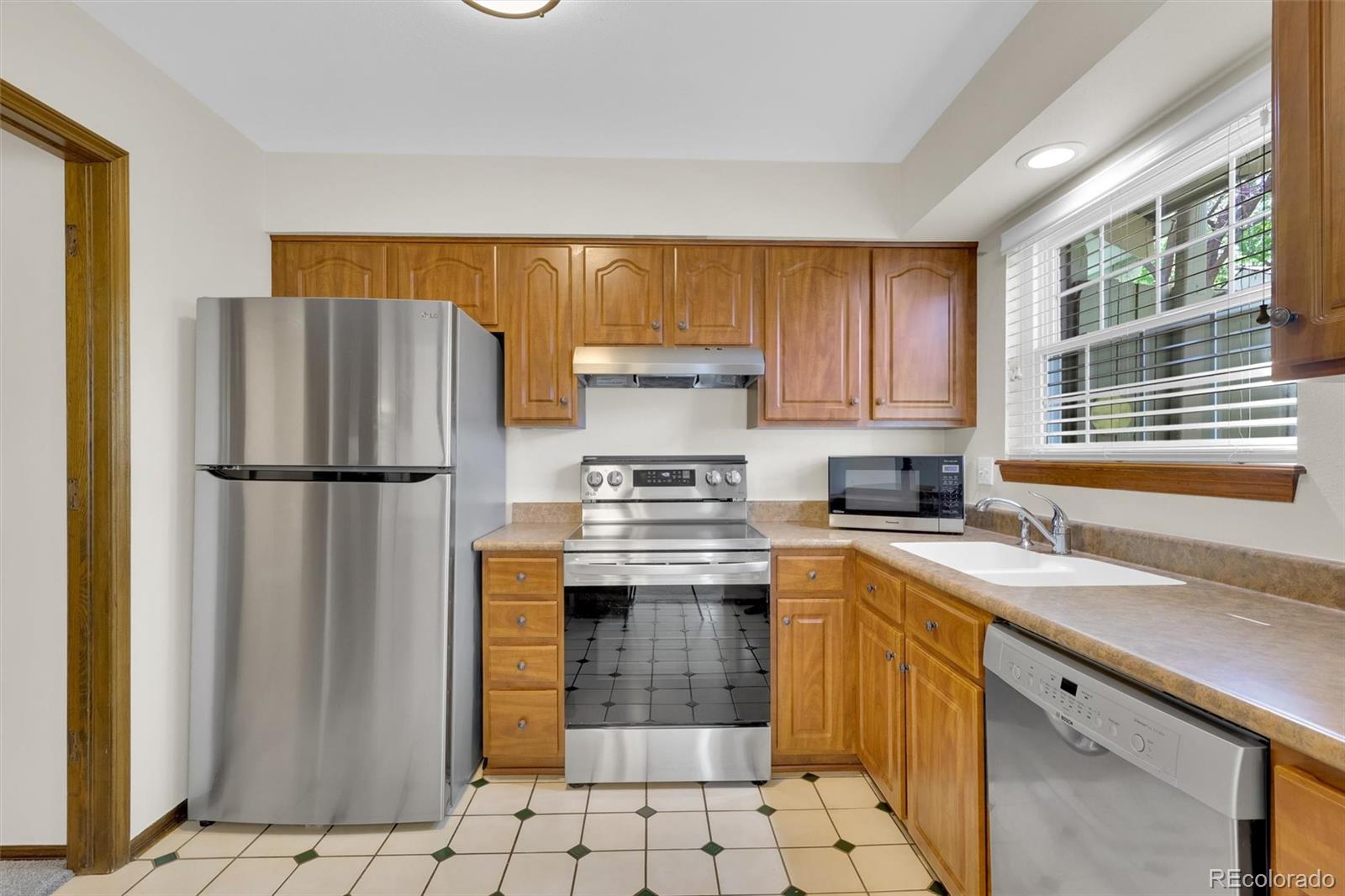 MLS Image #16 for 8871 e amherst drive,denver, Colorado