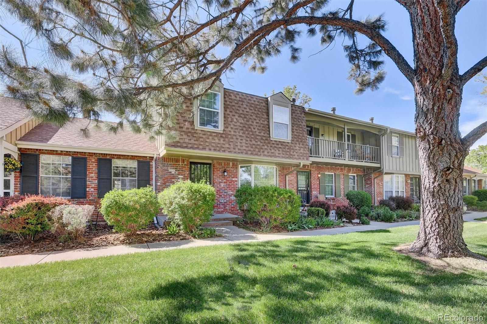 MLS Image #3 for 8871 e amherst drive,denver, Colorado