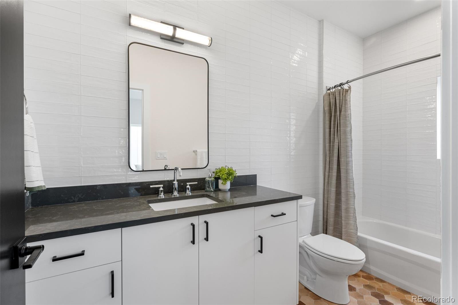 MLS Image #26 for 3285  lawrence street,denver, Colorado
