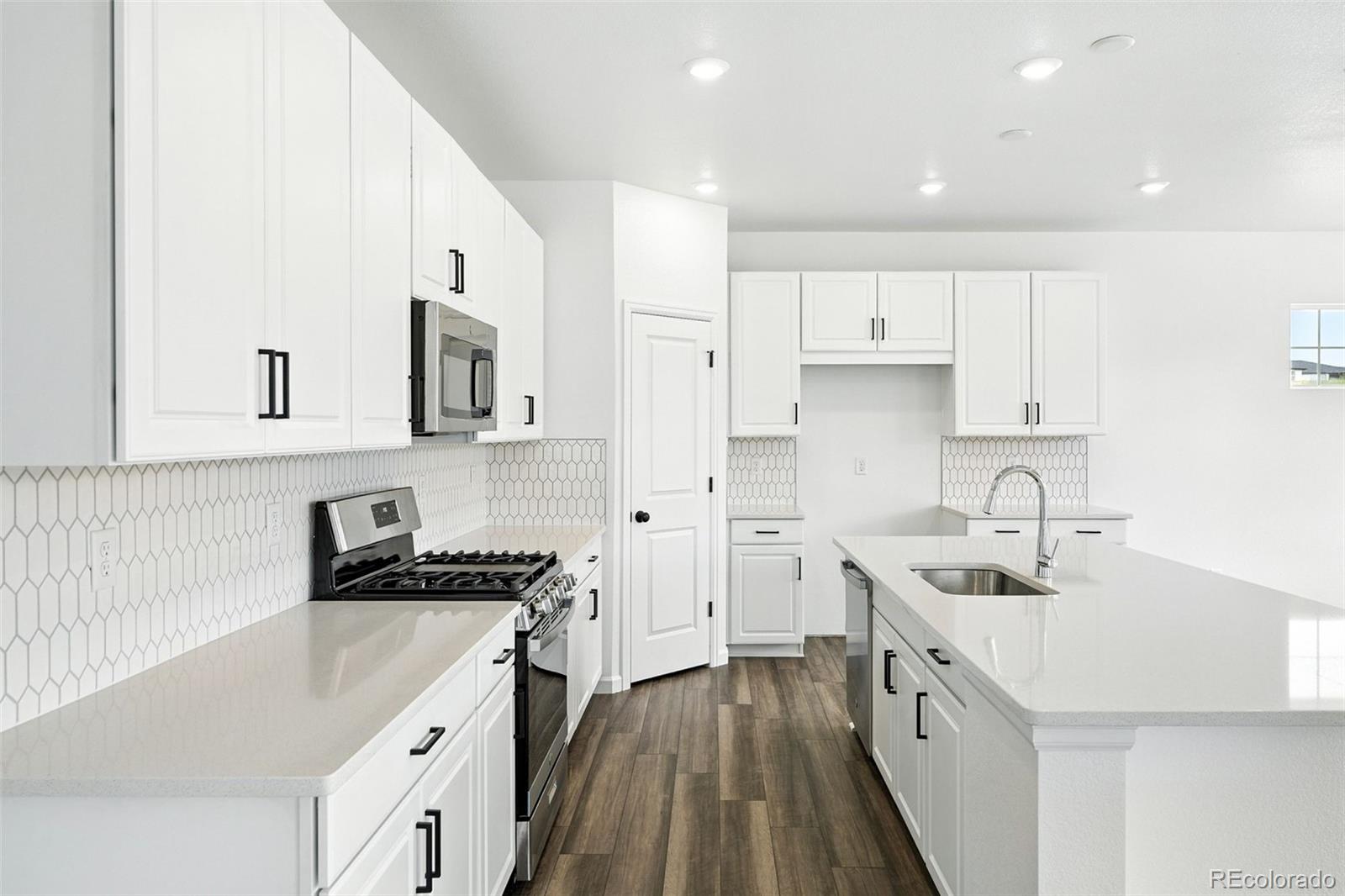MLS Image #9 for 39743  penn road,elizabeth, Colorado