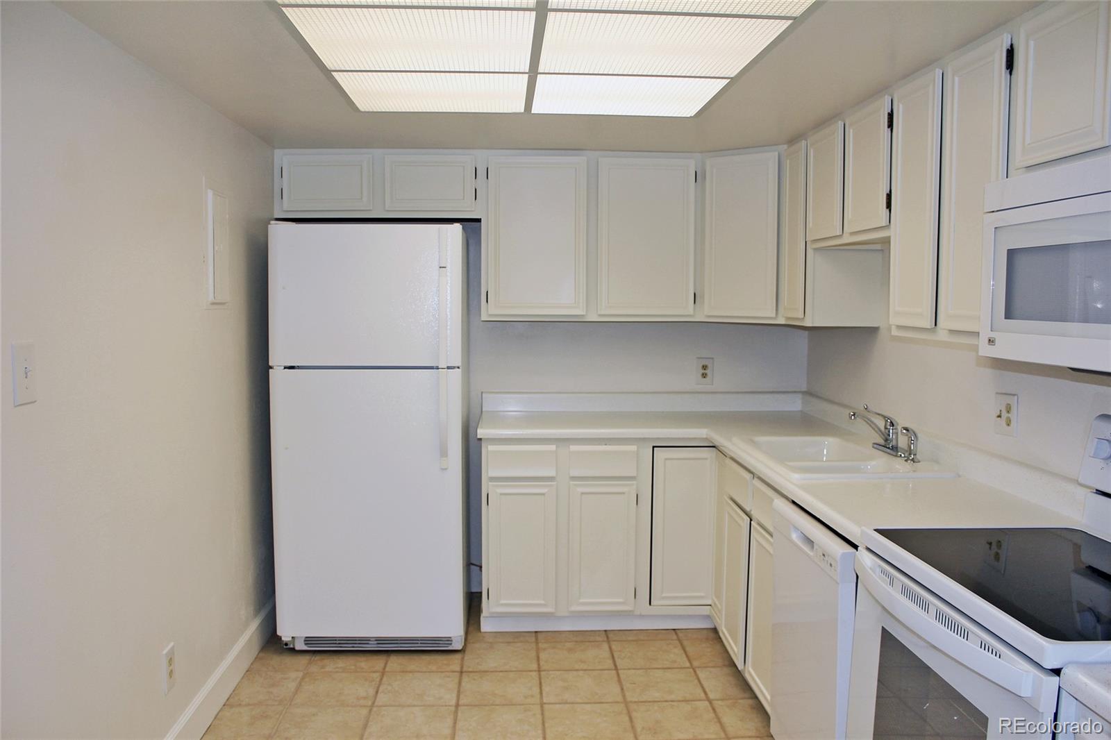 MLS Image #10 for 14390 e marina drive,aurora, Colorado