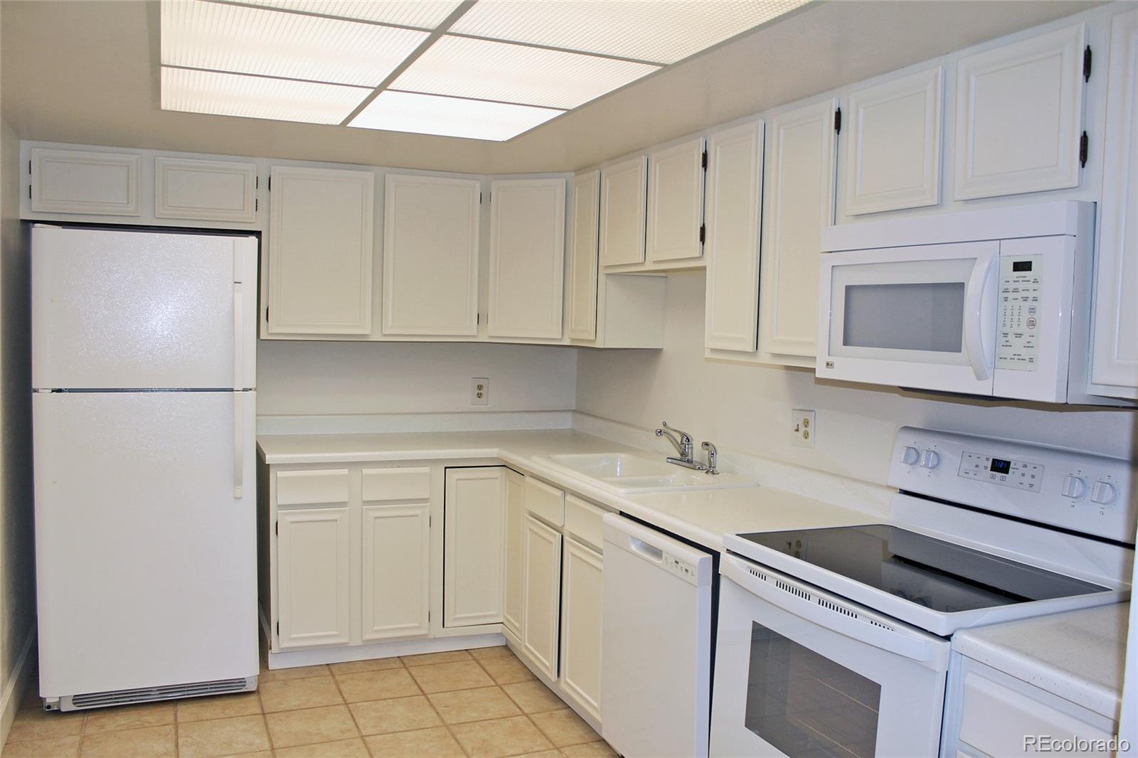 MLS Image #7 for 14390 e marina drive,aurora, Colorado
