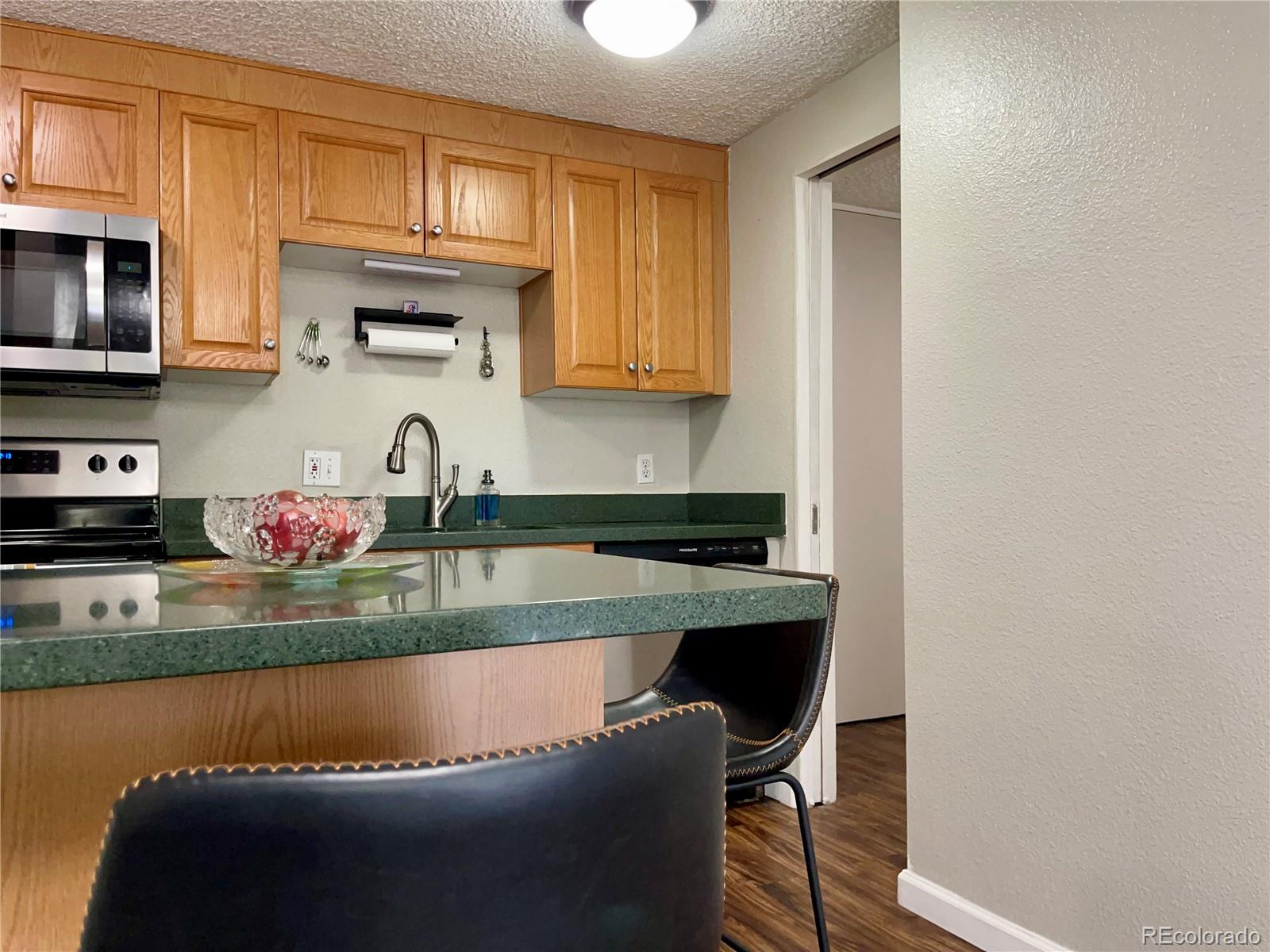 MLS Image #3 for 2500 s york street,denver, Colorado