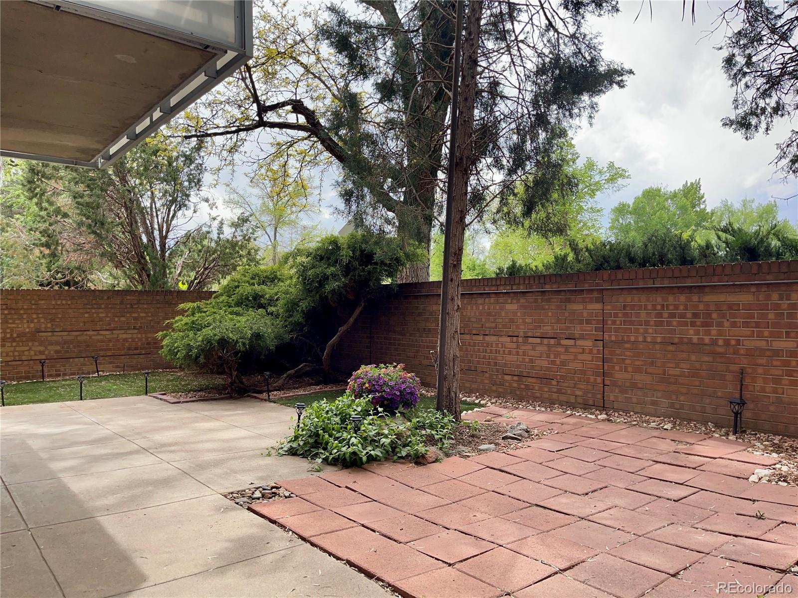 MLS Image #4 for 2500 s york street,denver, Colorado