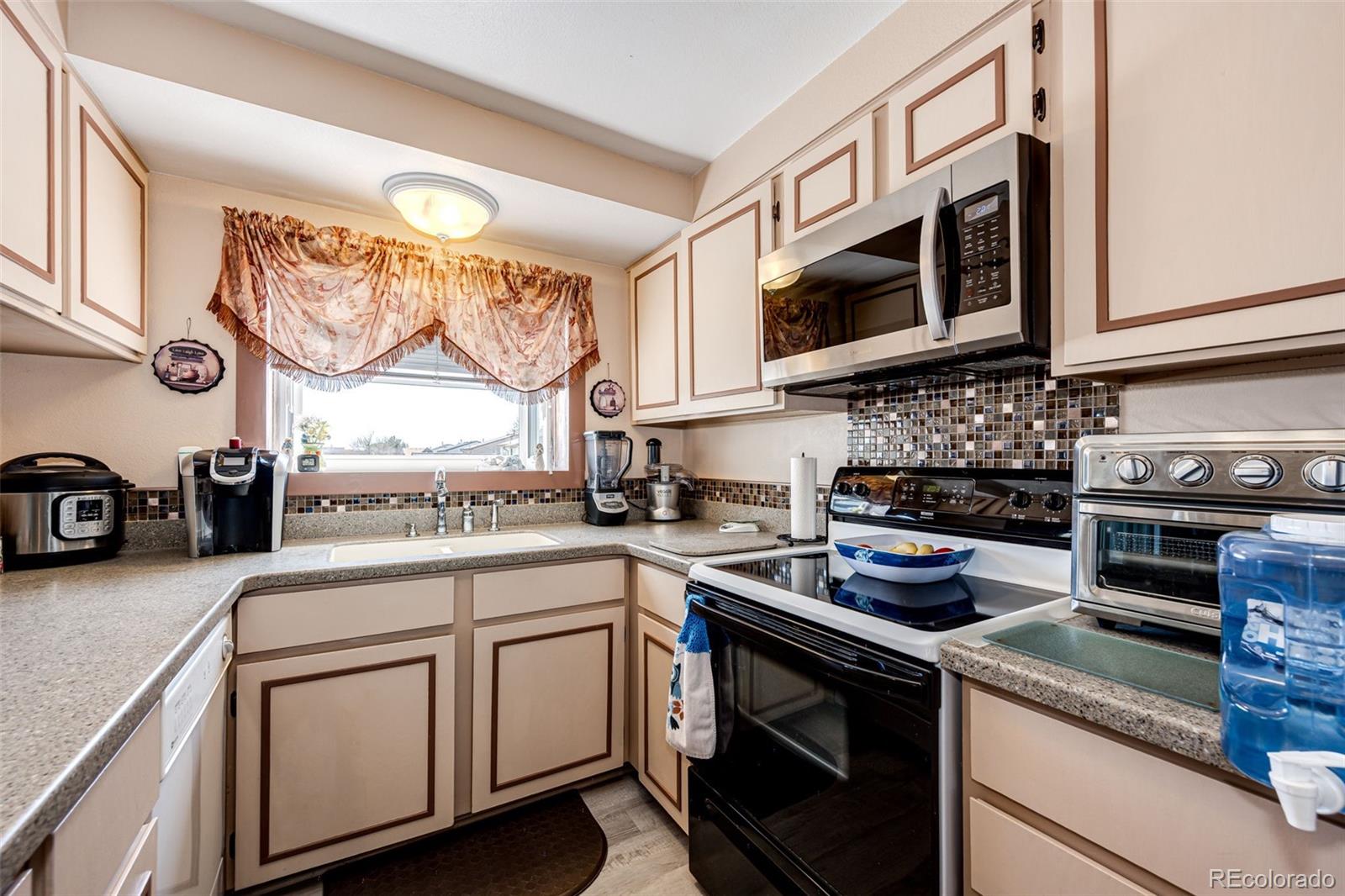 MLS Image #9 for 862  centennial way,bennett, Colorado