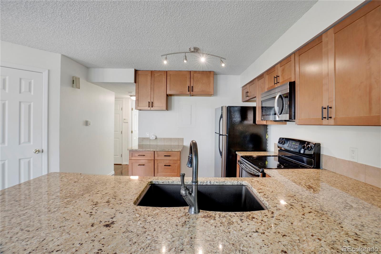 MLS Image #13 for 4802 e kentucky avenue,denver, Colorado