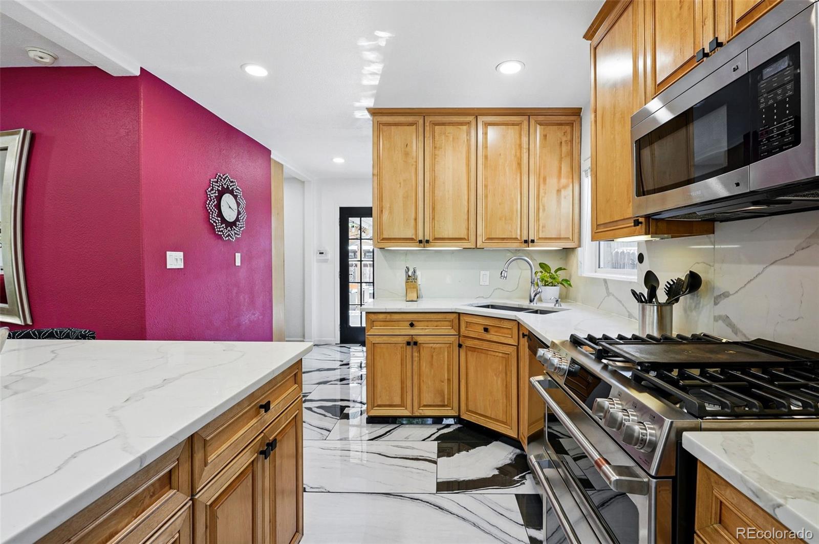 MLS Image #14 for 751  poplar street,denver, Colorado