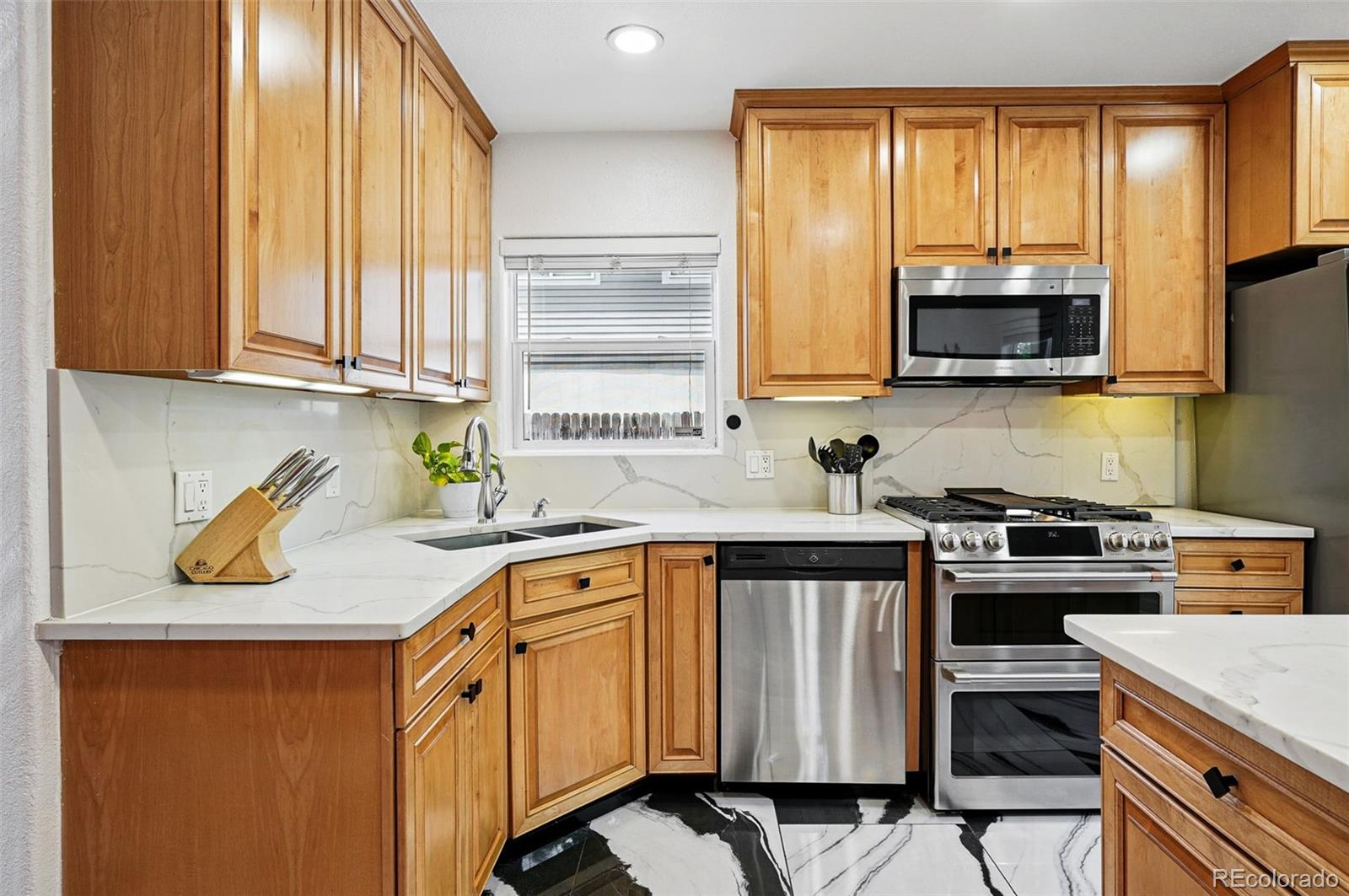 MLS Image #16 for 751  poplar street,denver, Colorado